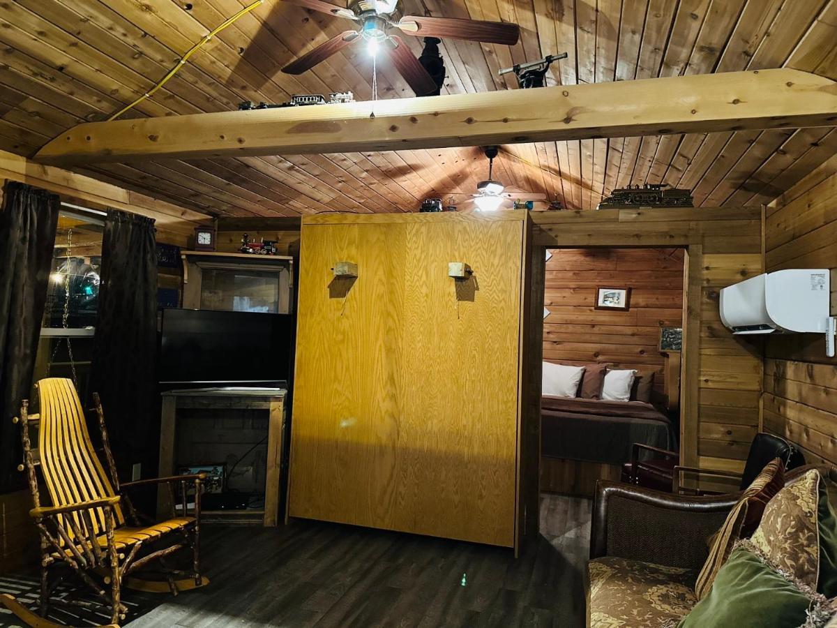 Country Cabins Hotel Chariton Eksteriør bilde